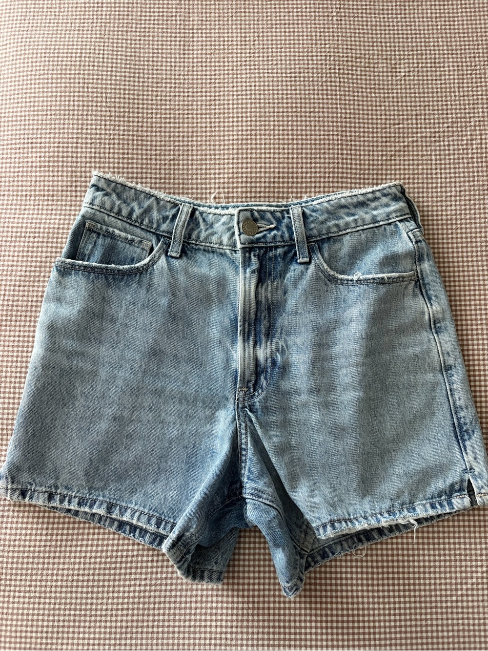 Hollister Ultra High-Rise 90s Short in Light Blue Denim